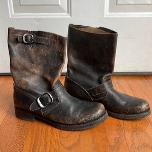 EUC Frye Veronica Short- Antiquated Black